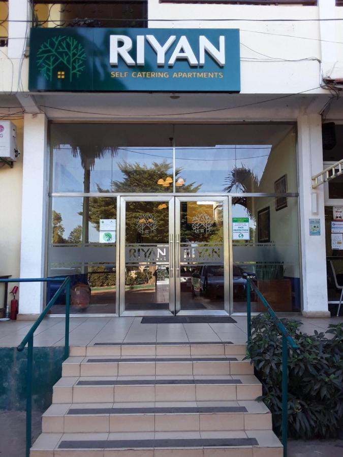 Riyan Apartment Кололи Экстерьер фото
