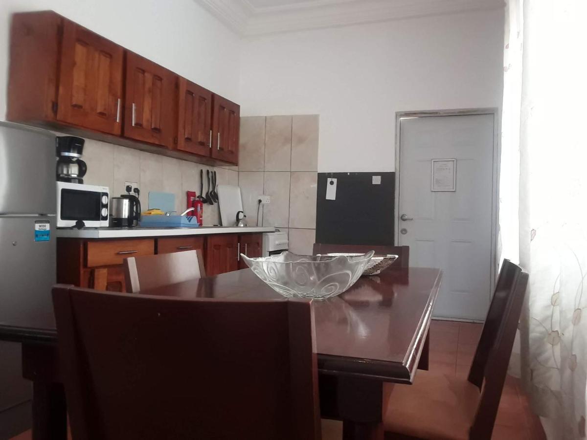 Riyan Apartment Кололи Экстерьер фото