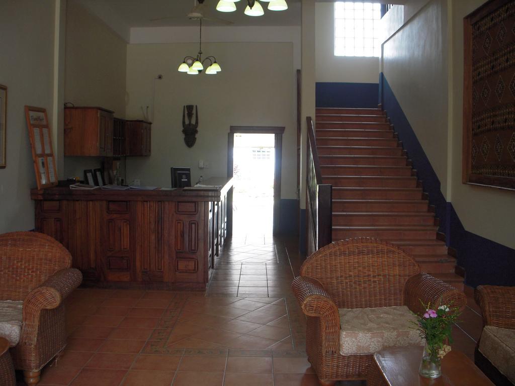 Riyan Apartment Кололи Экстерьер фото