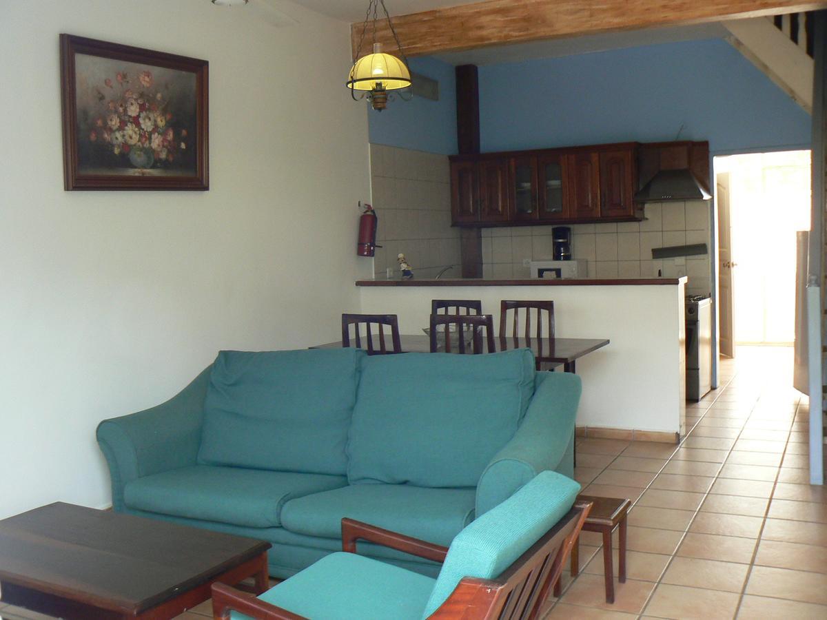 Riyan Apartment Кололи Экстерьер фото